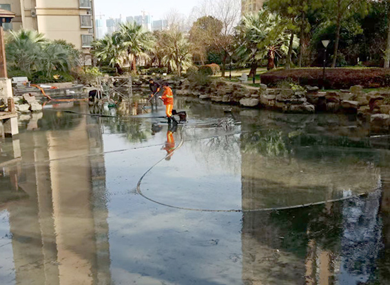 科尔沁左翼后景观池淤泥清理