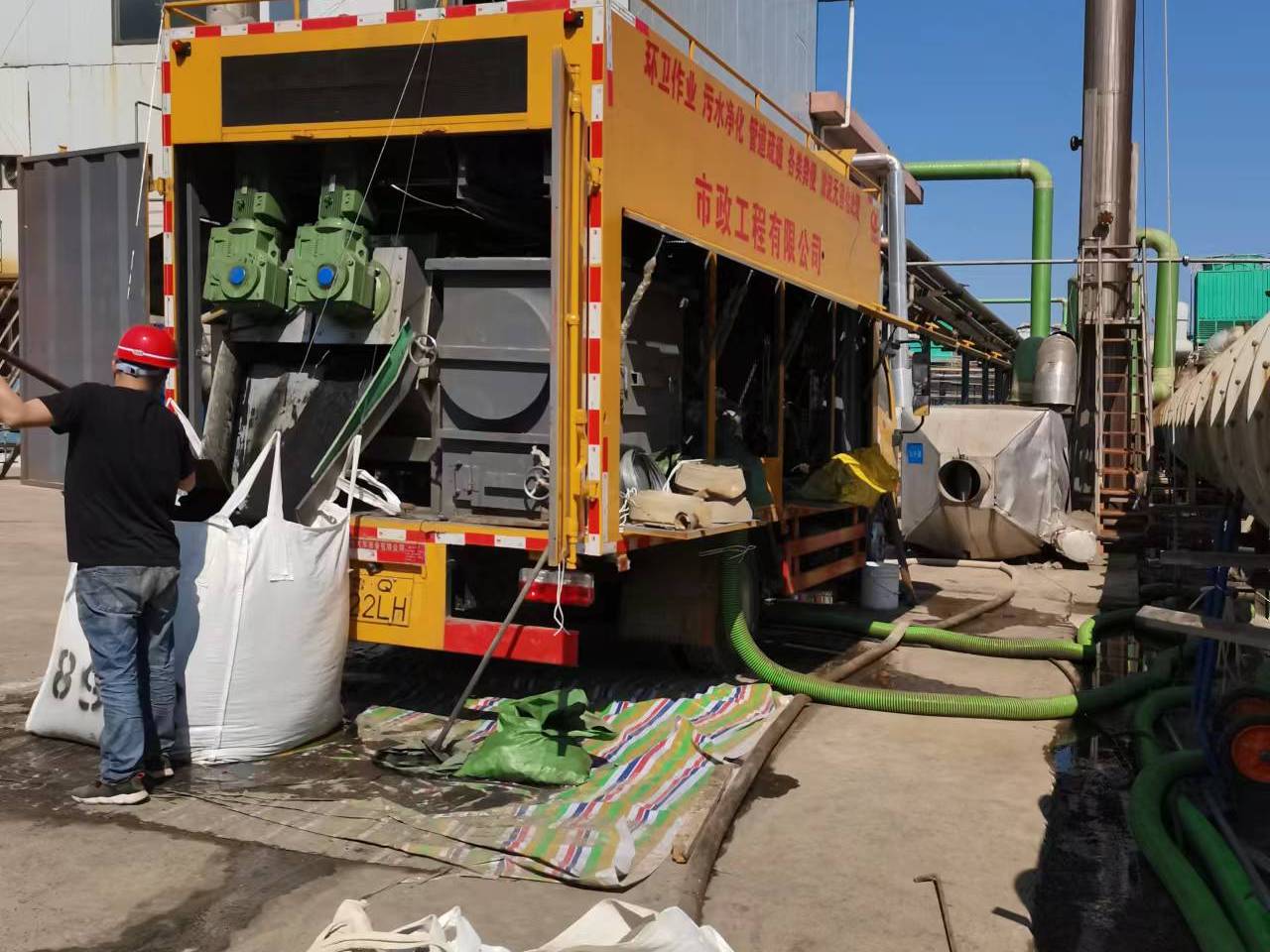 科尔沁左翼后淤泥压干处理